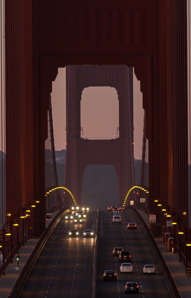 Autod ületavad San Franciscos Californias asuvat Kuldvärava silda