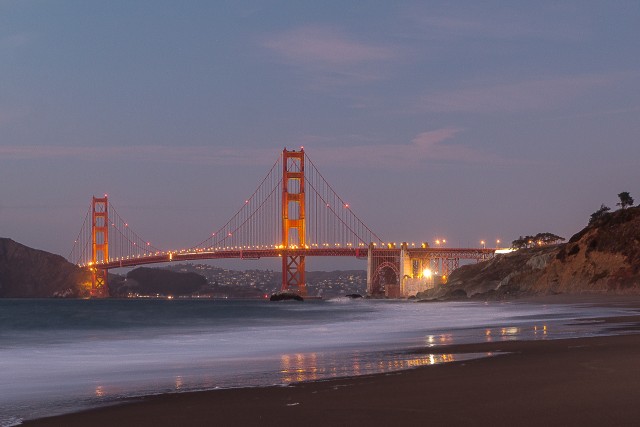 Kuldvärav sild videvikus San Francisco Bakeri rannalt