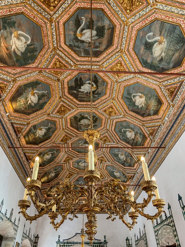 Luige maalingutega kaetud Monserrate palee lagi, Sintra, Portugal