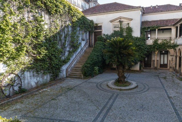 Portugali vanima ülikooli, Coimbra ülikooli ajalooline hoone Portugalis