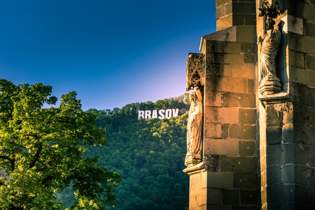 Skulptuurid Brasovi linna hoone seinal, Rumeenia