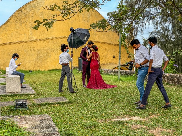 Sri Lanka kohaliku pulma paari pildistamine