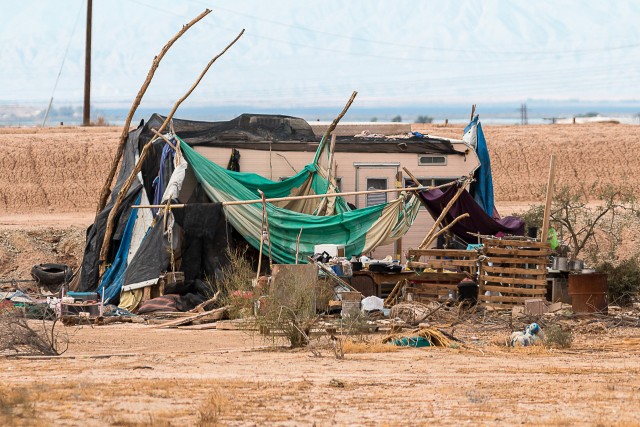 Haagiselamu ja selle räsitud hoov California, USA