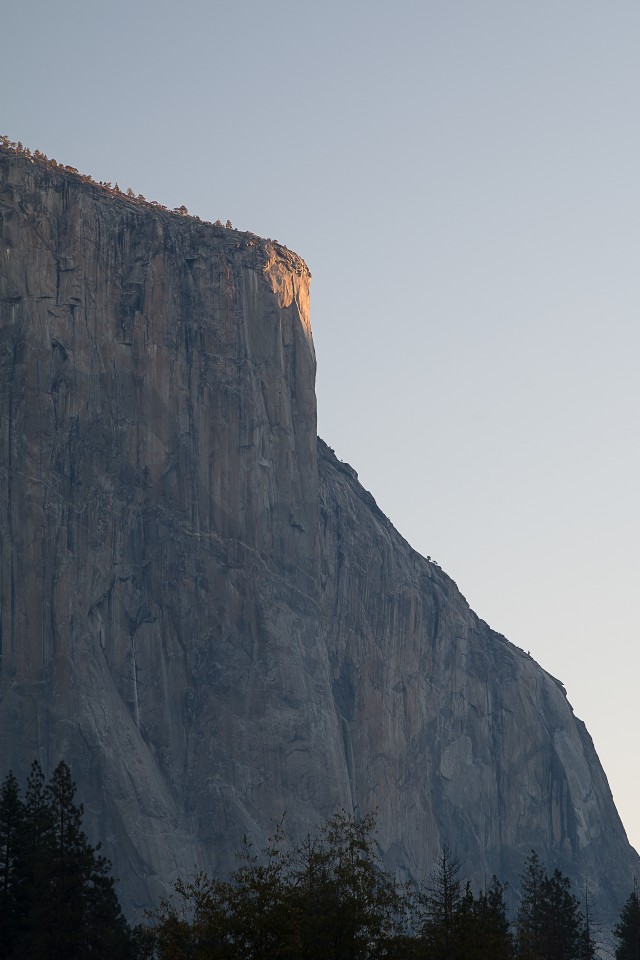 Tohutult suur mägi, El Capitan Yosemite'i rahvuspargis Californias