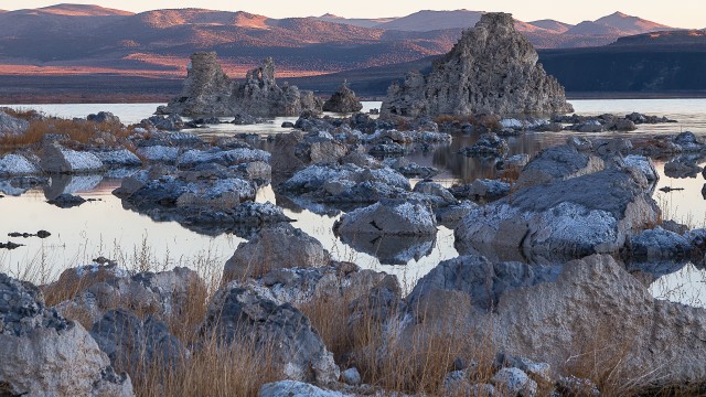 Mono järve tufa tornid Californias, USAs