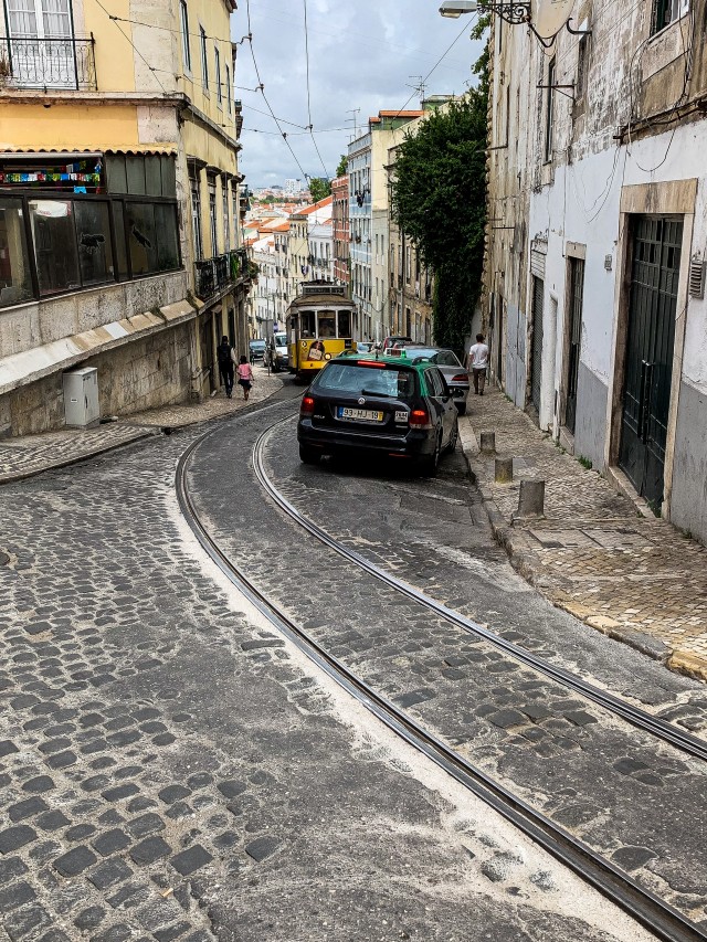 Lissaboni vanalinn ja ajalooline trammiliin number 28